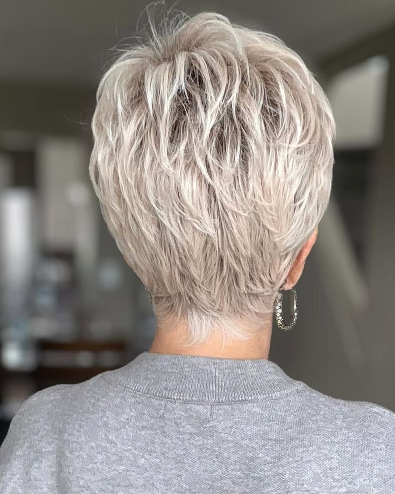 Pixie de cabelo curto