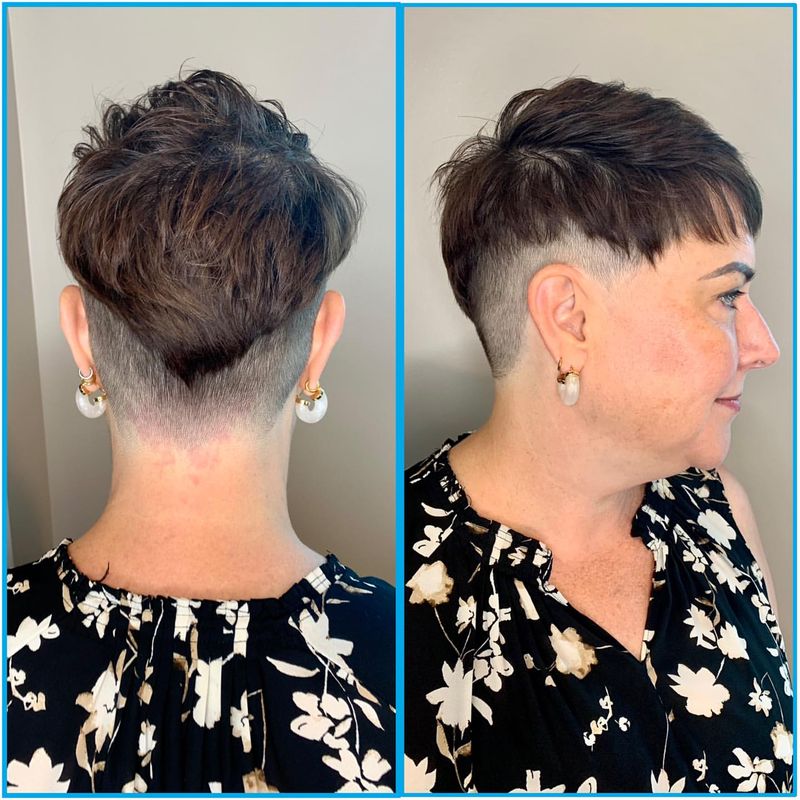 Pixie de penas com corte inferior