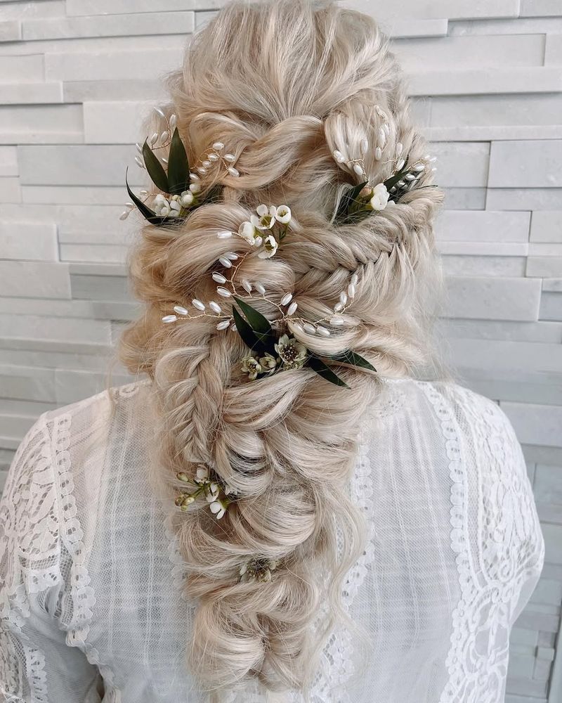 Loose Fishtail with Flowers