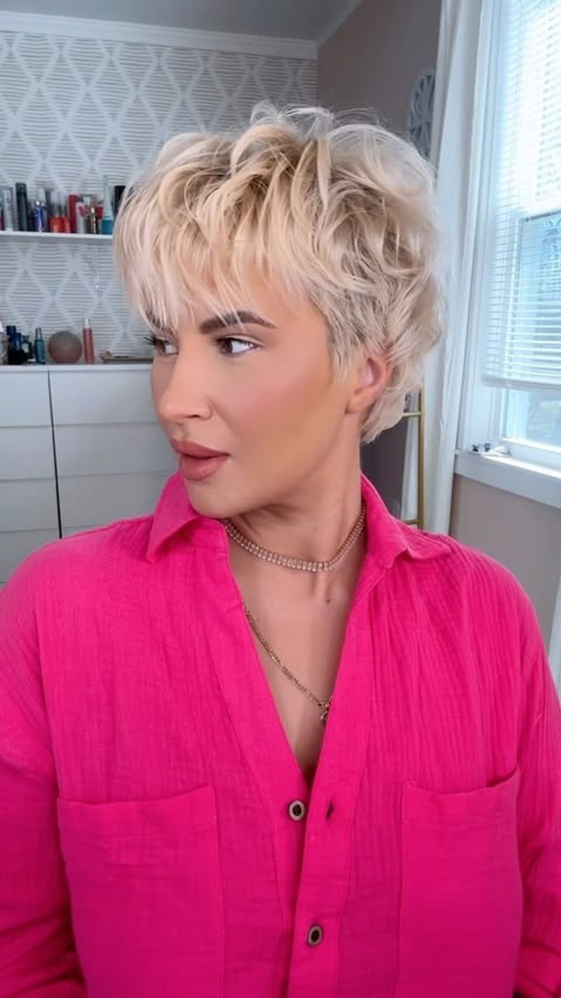 Pixie désordonnée pour cheveux fins