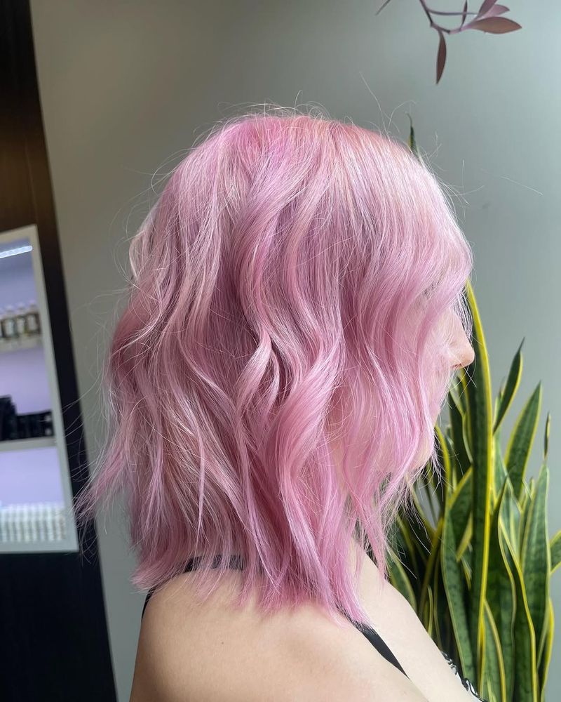 Cabelo cor-de-rosa pastel