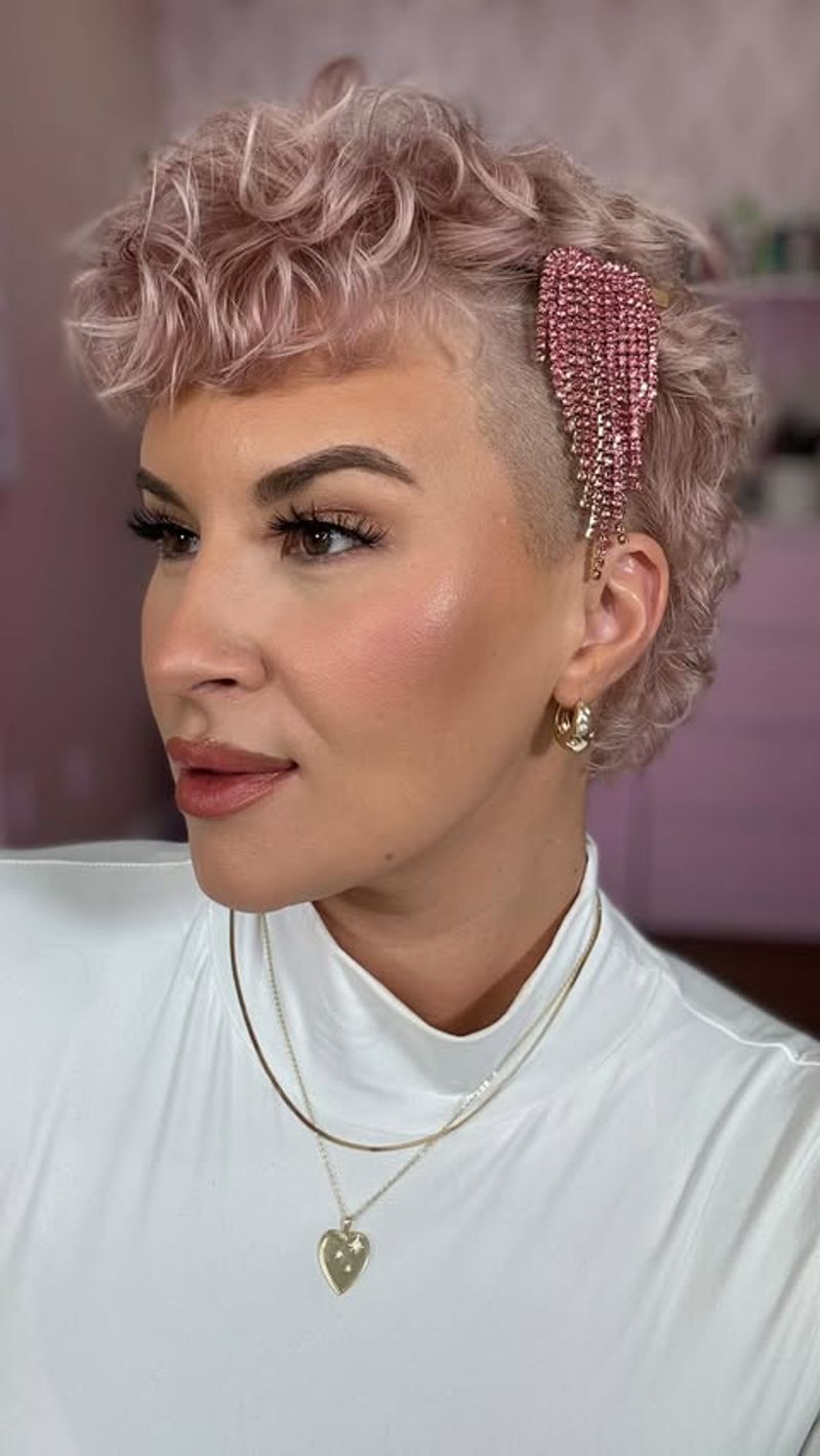 Coupe Pixie avec barrette