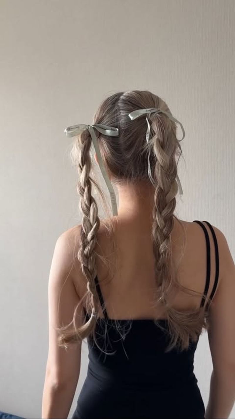 Trenzas de coleta juguetonas