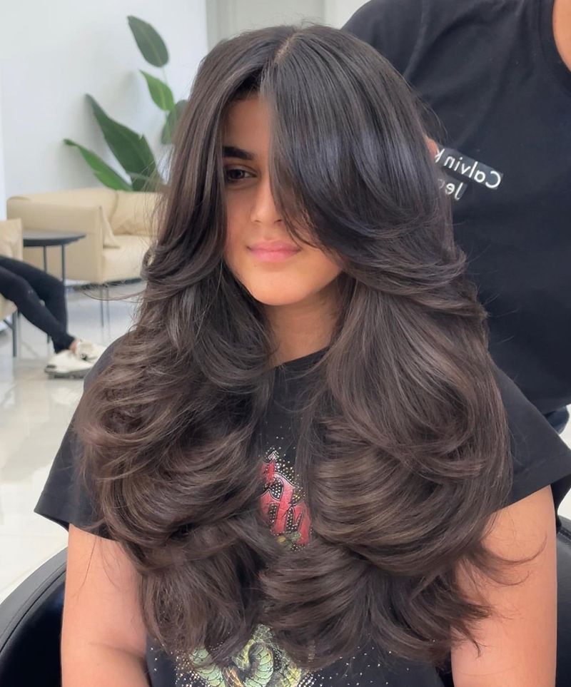 Rachel com volume natural