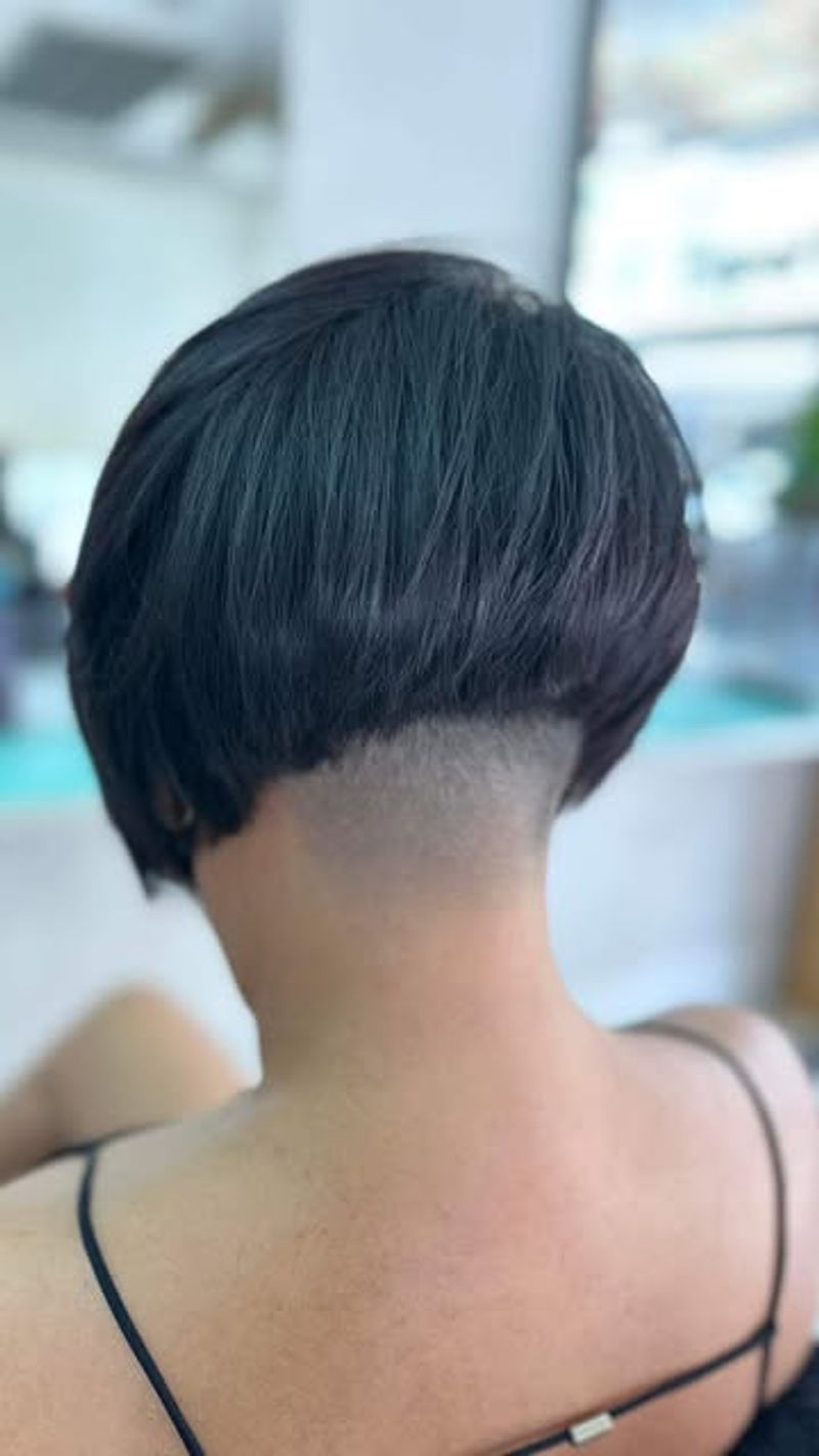 Bob corto con undercut