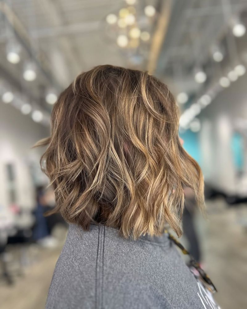 Short Tousled Waves