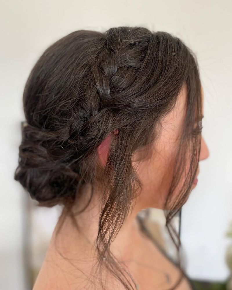 Chignon scompigliato con treccia