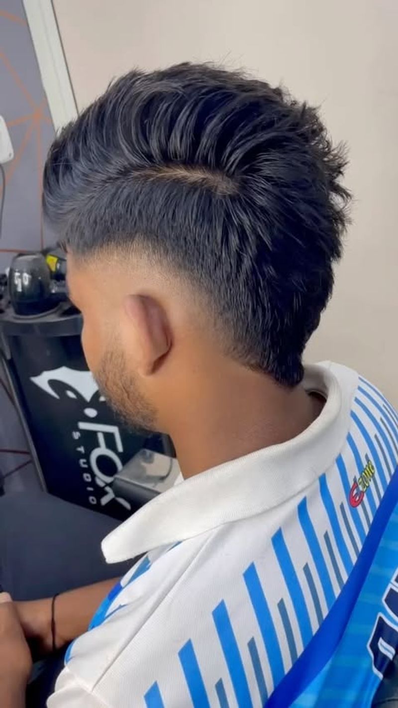 Coupe en dessous de la tête Burst Fade Mullet