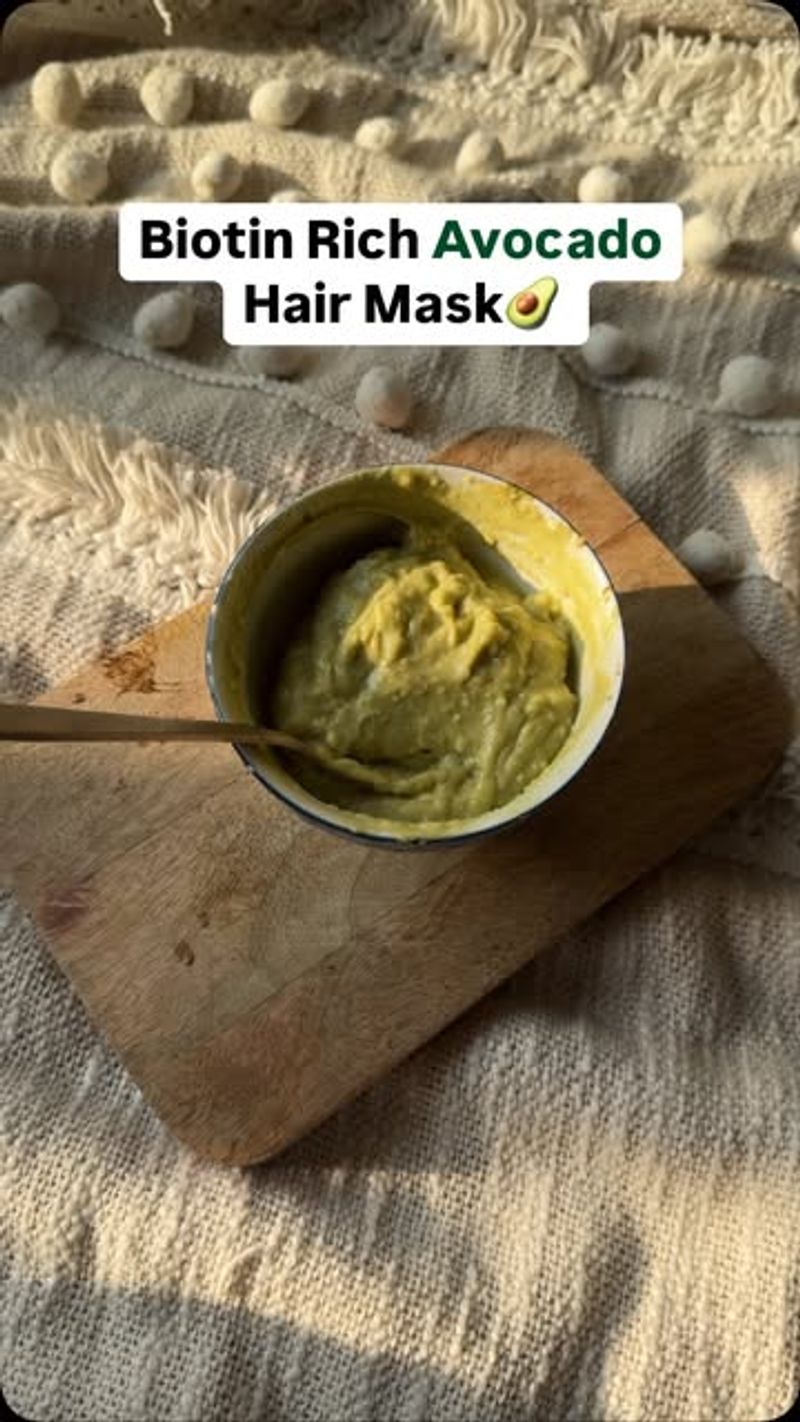 Usate maschere per capelli all'avocado