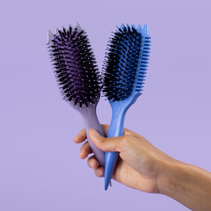 Utiliser la mauvaise brosse à cheveux