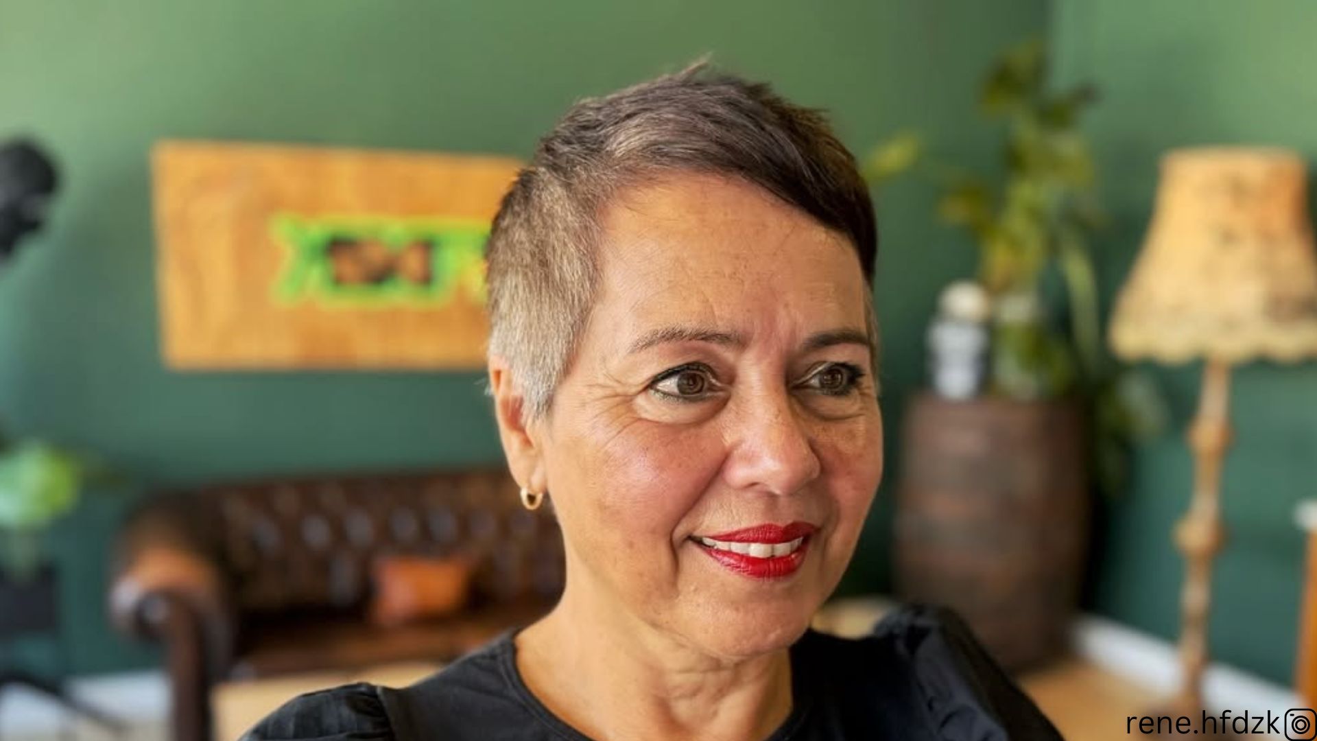 16 Best Haircuts For Women Over 70 With Fine Strands