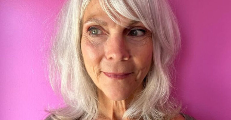 31 stili di frangia chic da provare questa primavera per le donne over 50