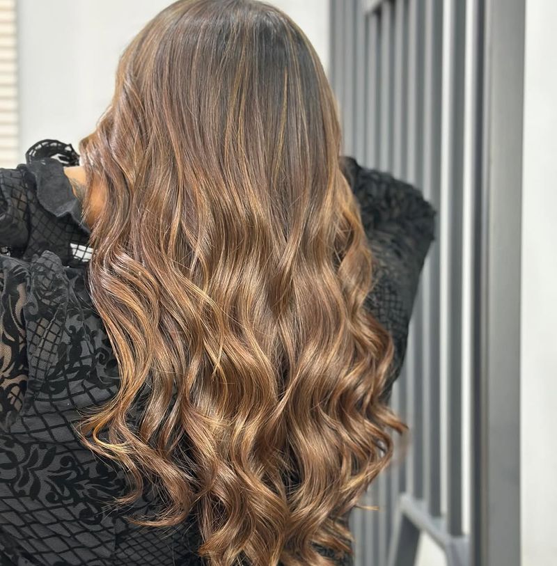 Ondas suaves em caramelo