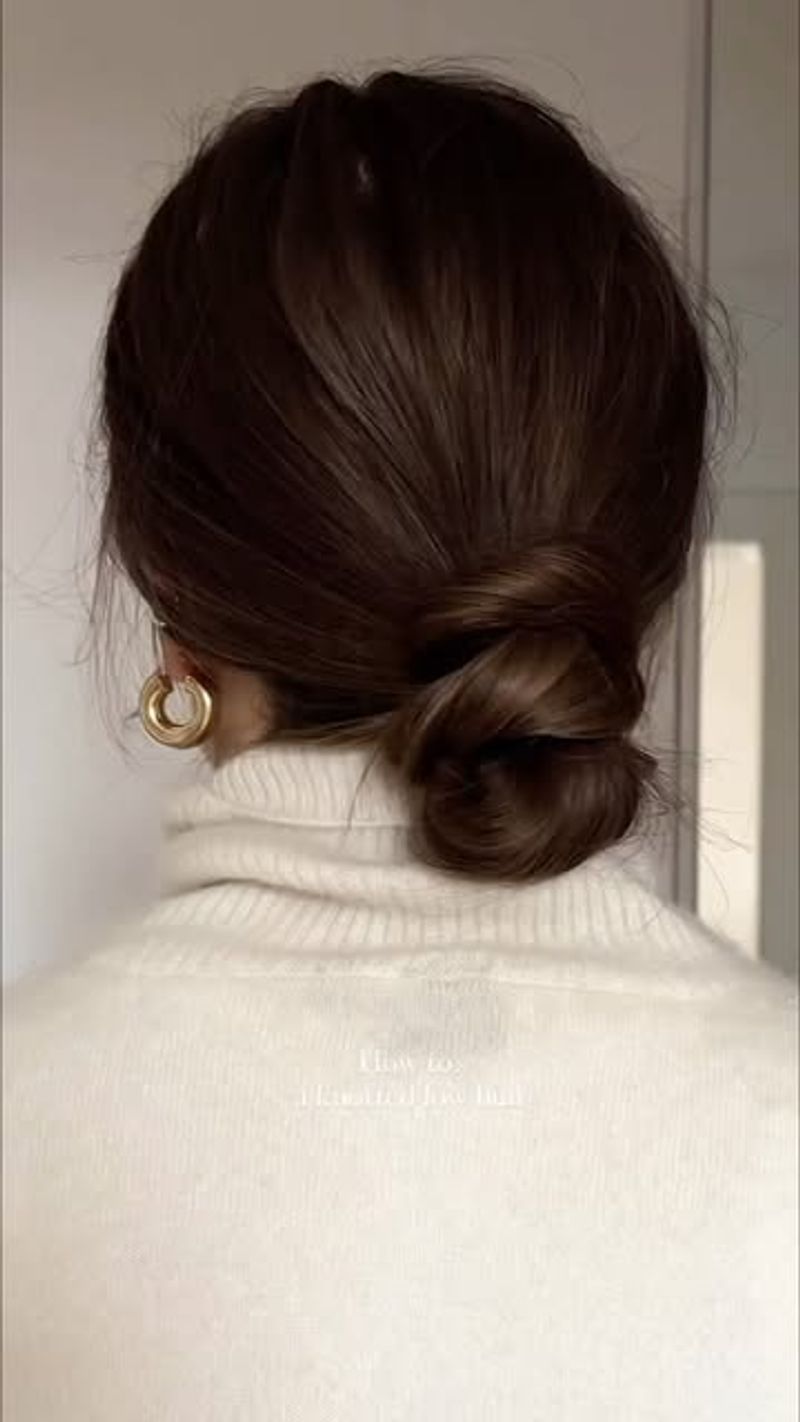 Chignon basso annodato