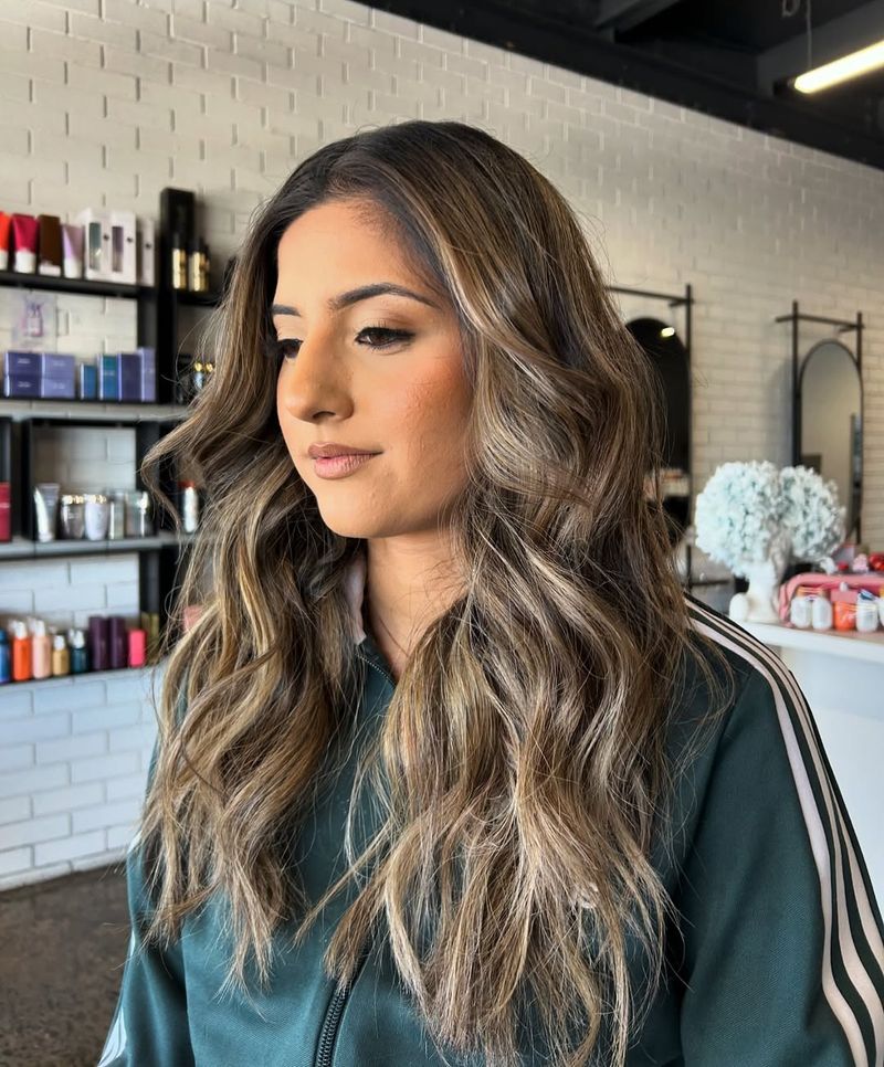 Trend to Dominate: Textured Waves