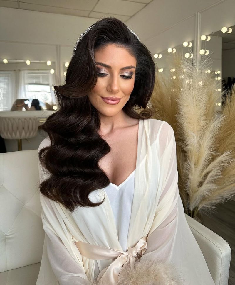 Hollywood Glam Waves