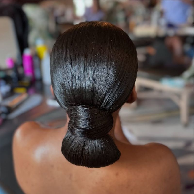 Uno chignon basso elegante