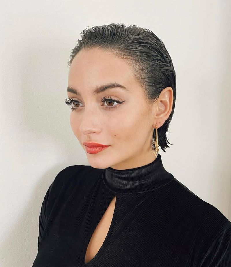 Slicked-Back Wet Look