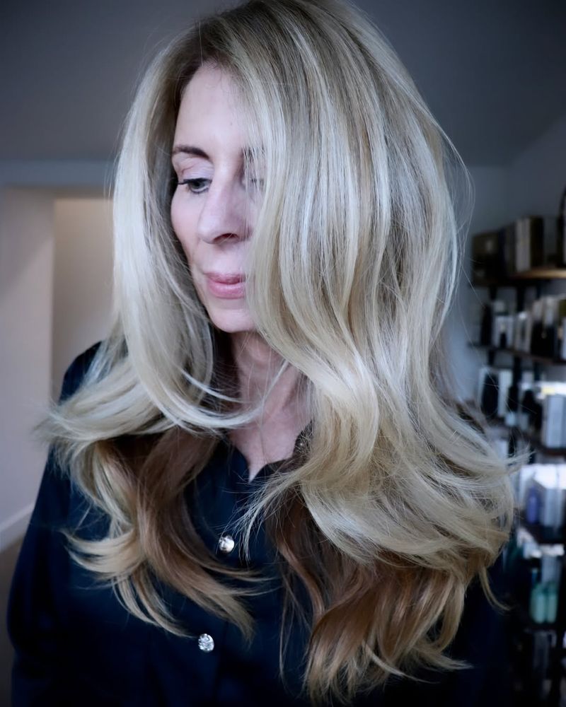 Elegant Vintage Blowout