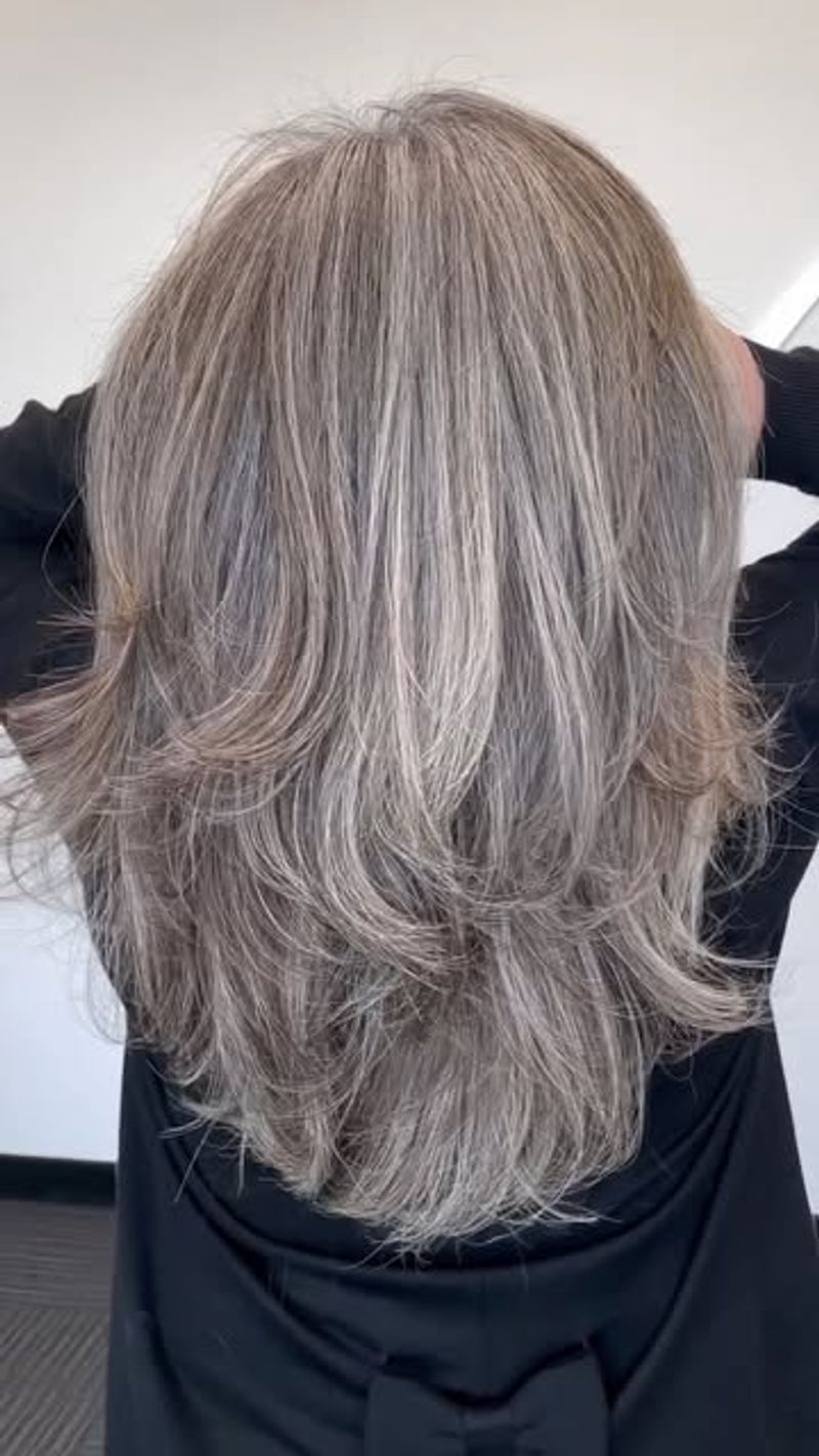 Capelli lunghi a strati