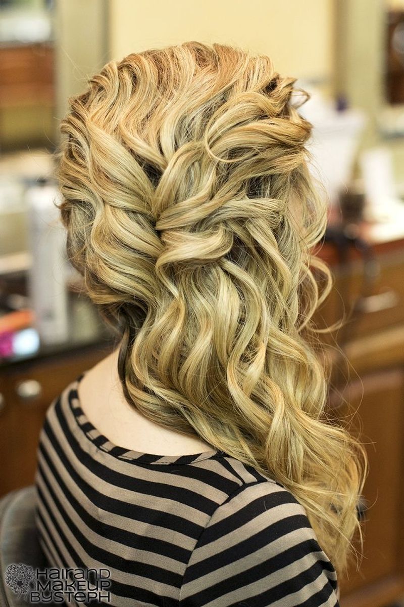 Side-Swept Blonde Curls