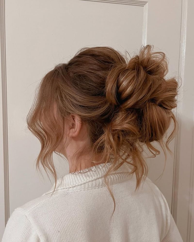 Loose Chignon with Hairpin