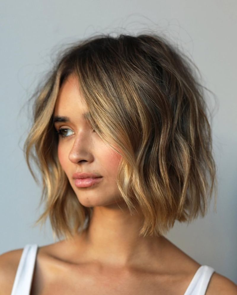 Golden Highlights for Short Hair