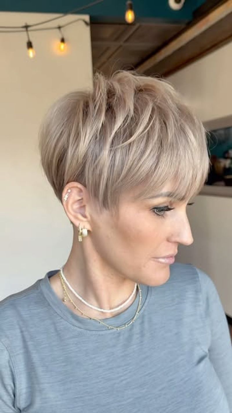 Pixie Cut met structuur