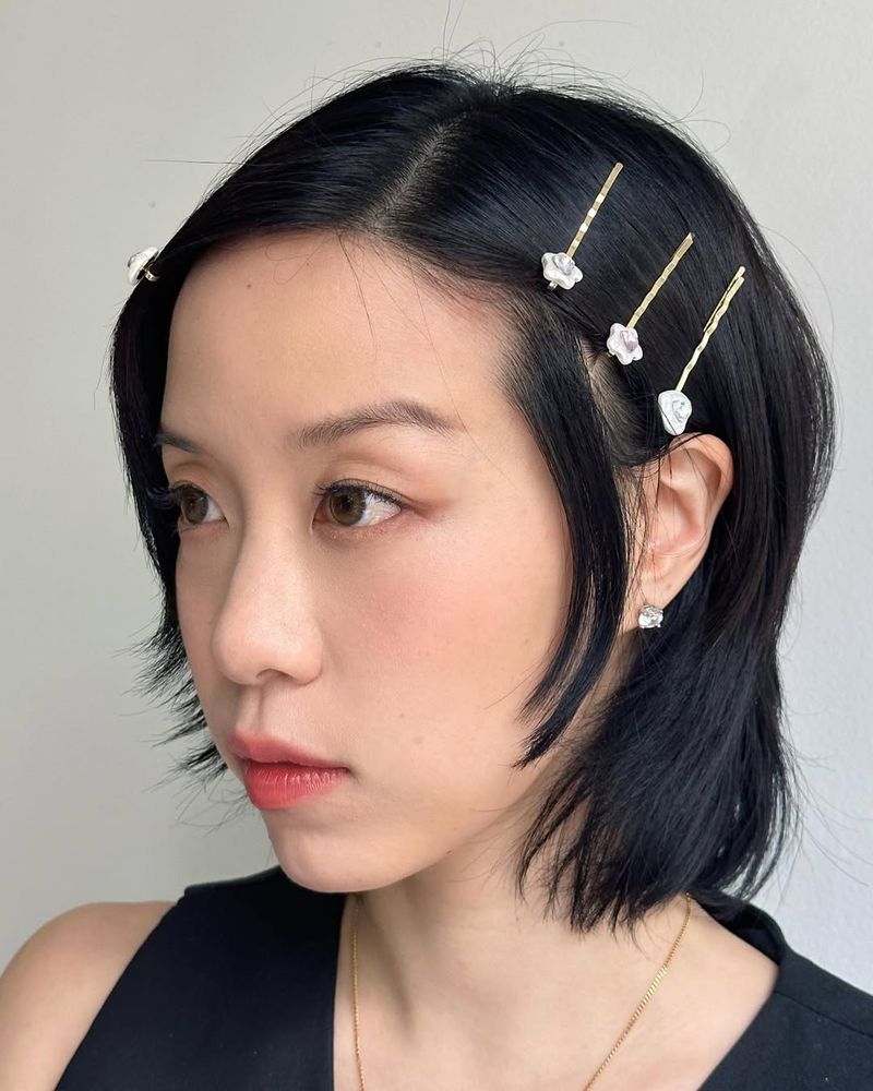 Textured Bob with Accessories