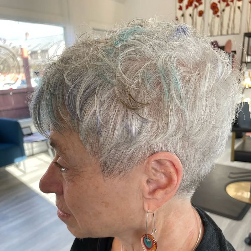 Pixie dégradé avec sous-coupe