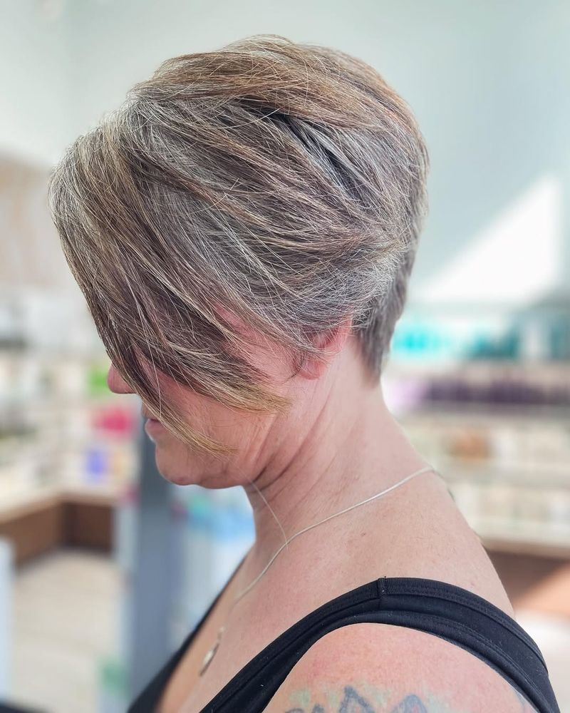 Pixie asymétrique lisse