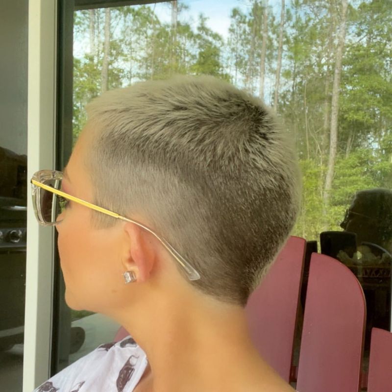 Undercut met gelikte rug