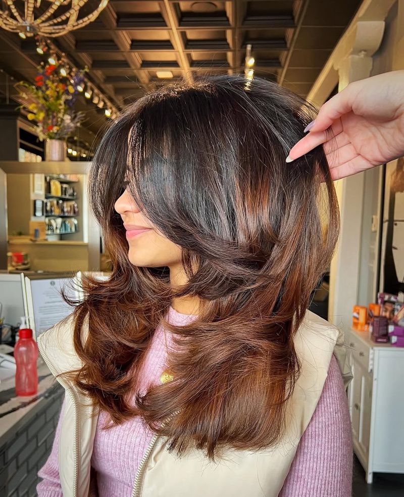 Wavy Layers with Highlights