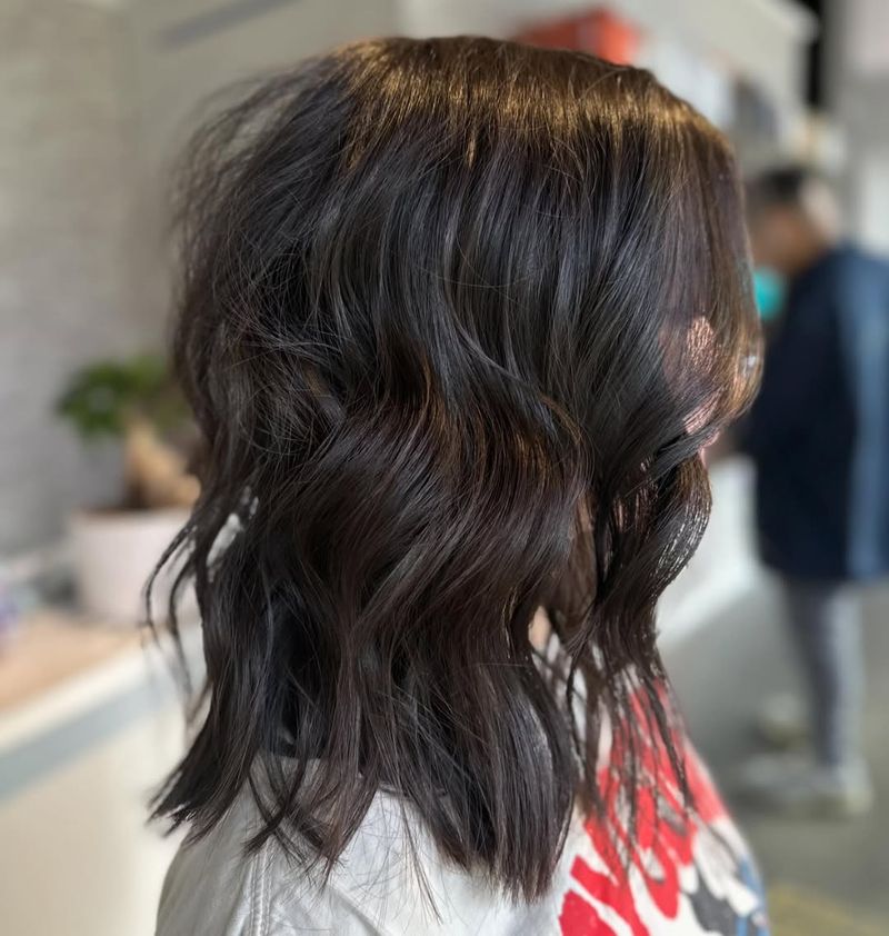 Wavy Lob for a Modern Twist