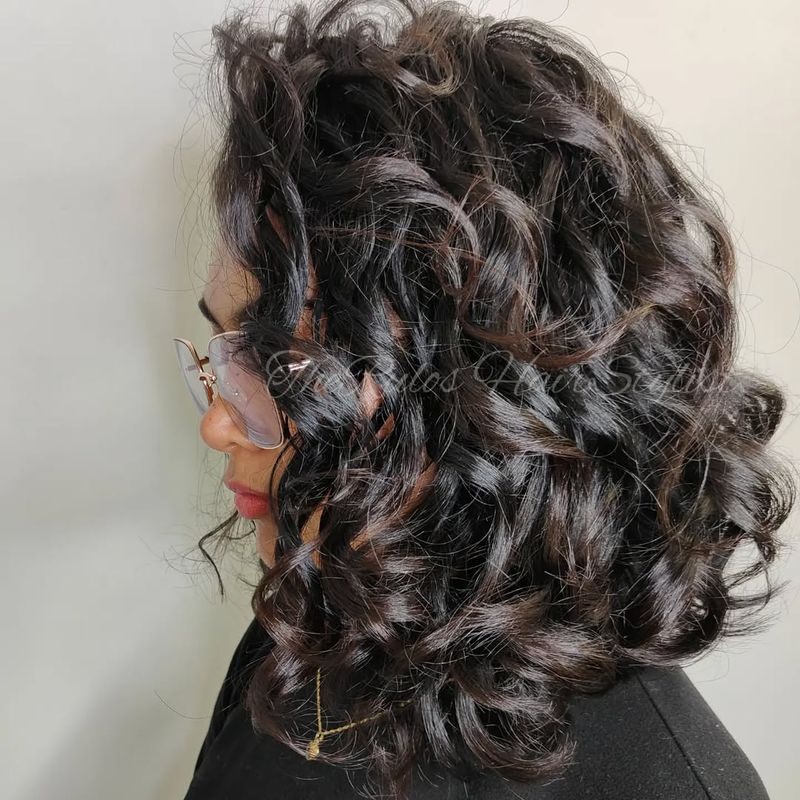 Waves with Accentuated Curls