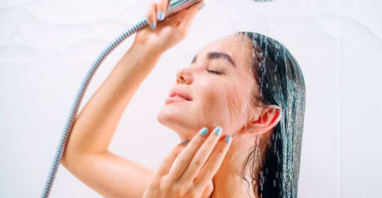 15 Quick Ways To Tame Frizzy Hair And Prevent Flyaways