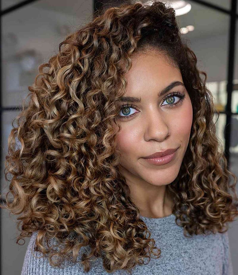 Voluminous Curls Lob