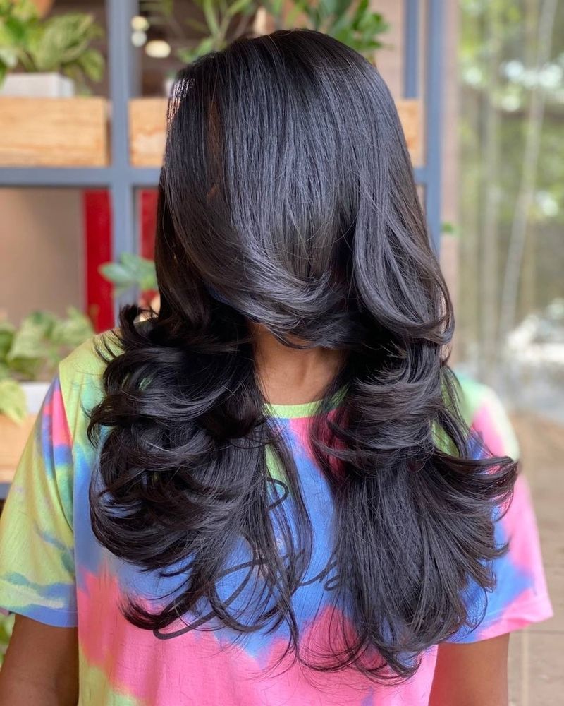Heavy Side-Swept Bangs