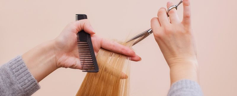 Comece com o cabelo limpo e seco