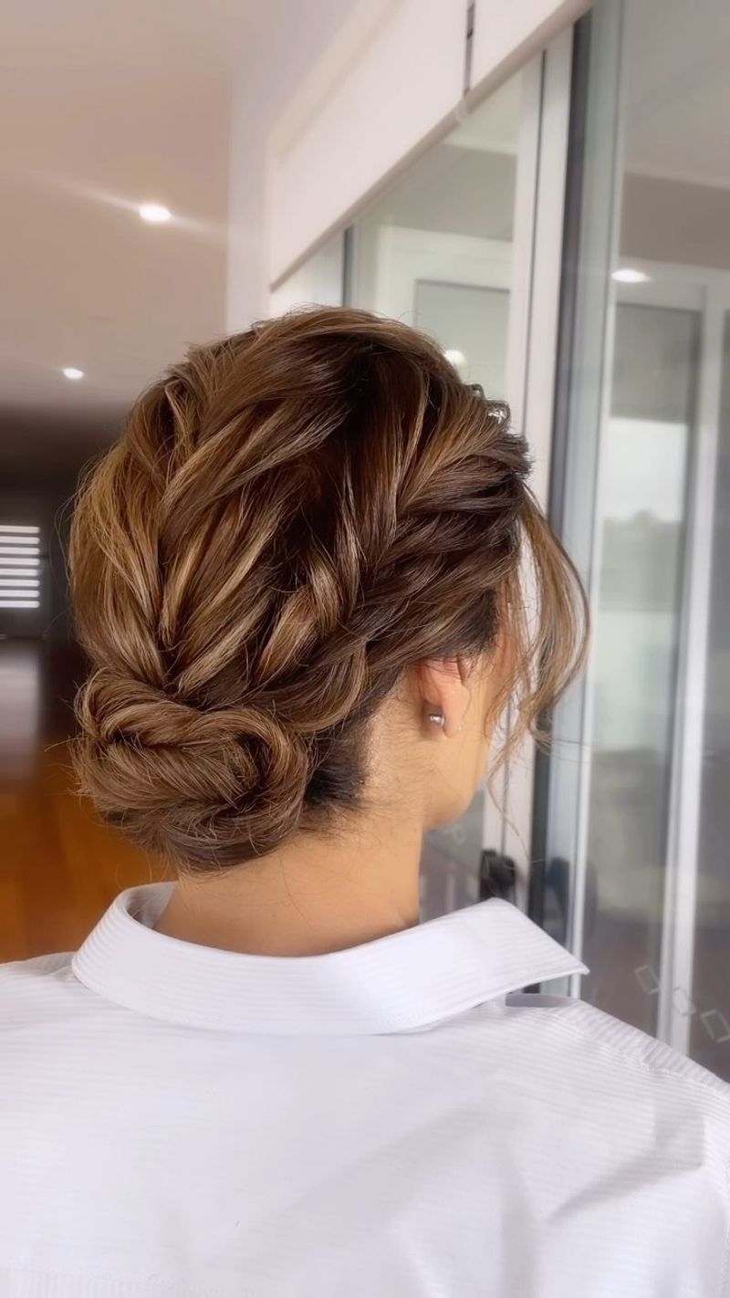 Elegant gedraaid kapsel