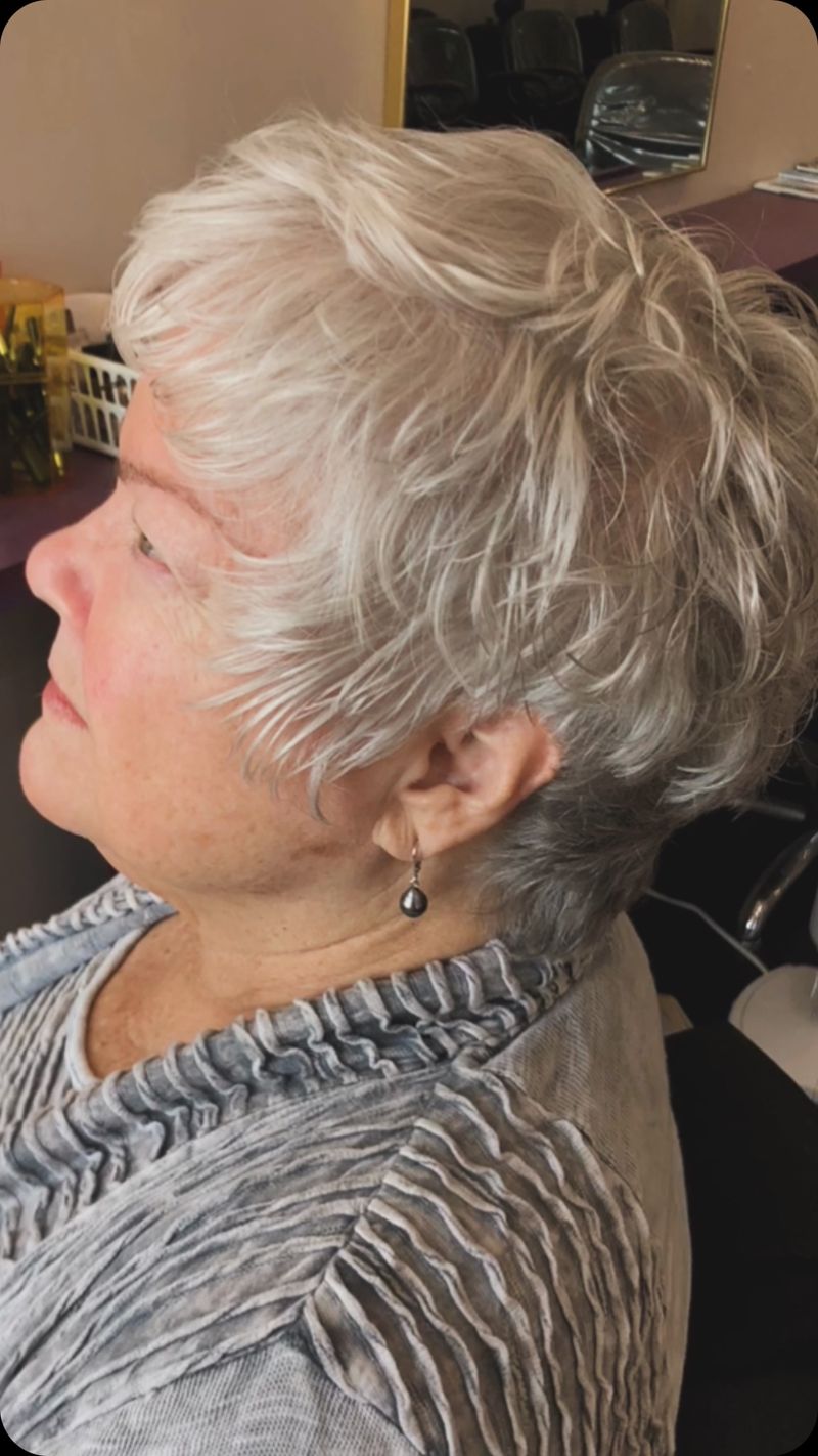 Penteado Pixie em camadas