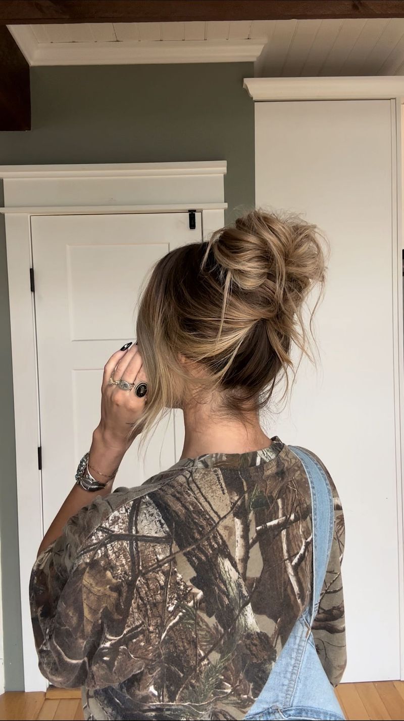 Five-Minute Messy Bun