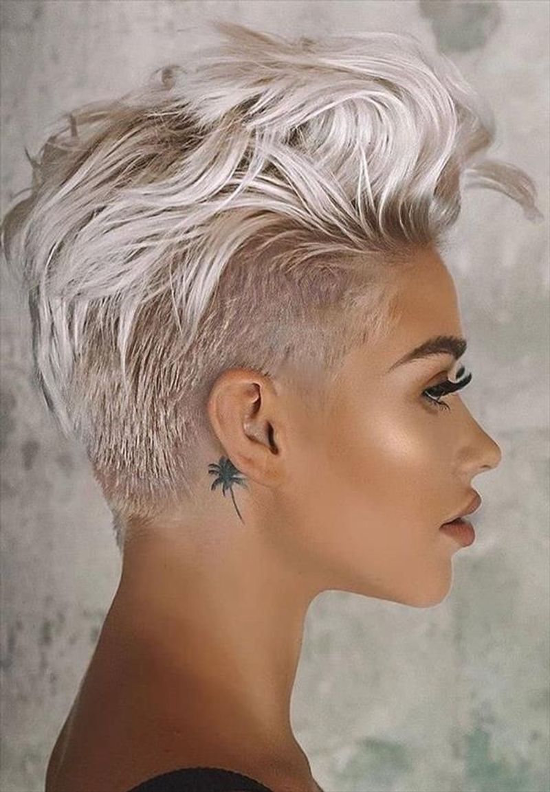 Pixie texturado com corte inferior