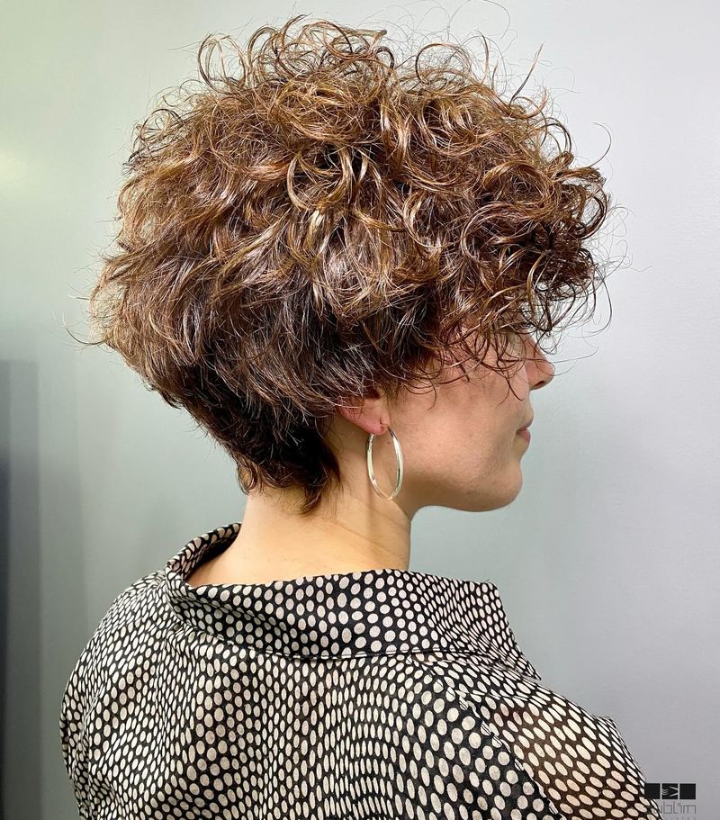 Pixie comprido encaracolado