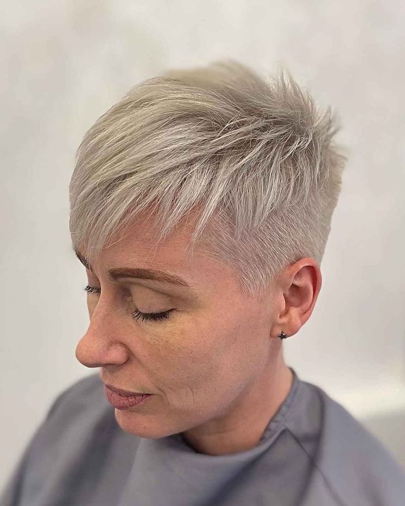 Pixie con corte bajo