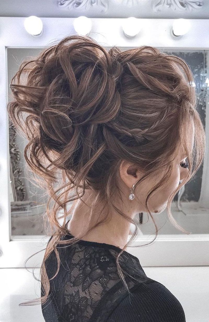 Updo morbido e romantico