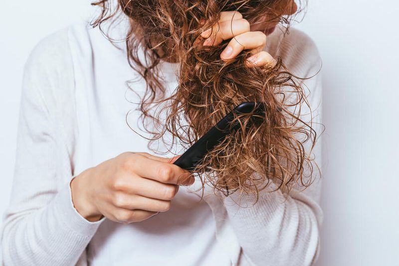 Detangles Knotty Situations