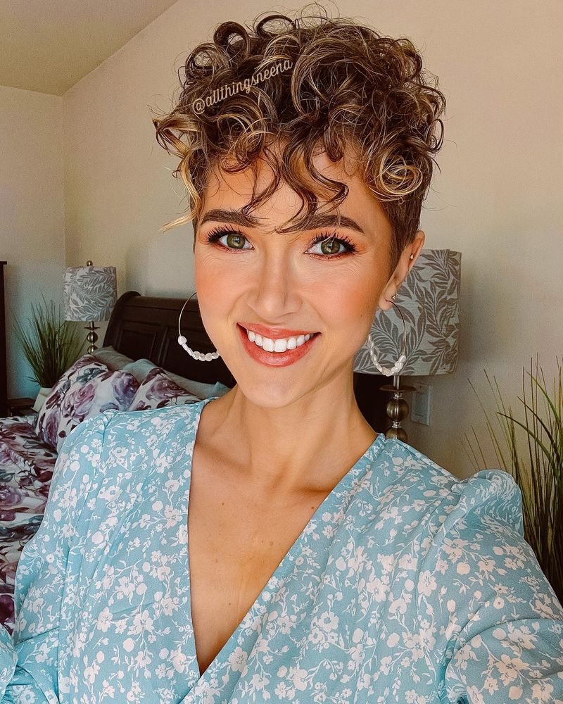 Curly Crop with Volume on Top