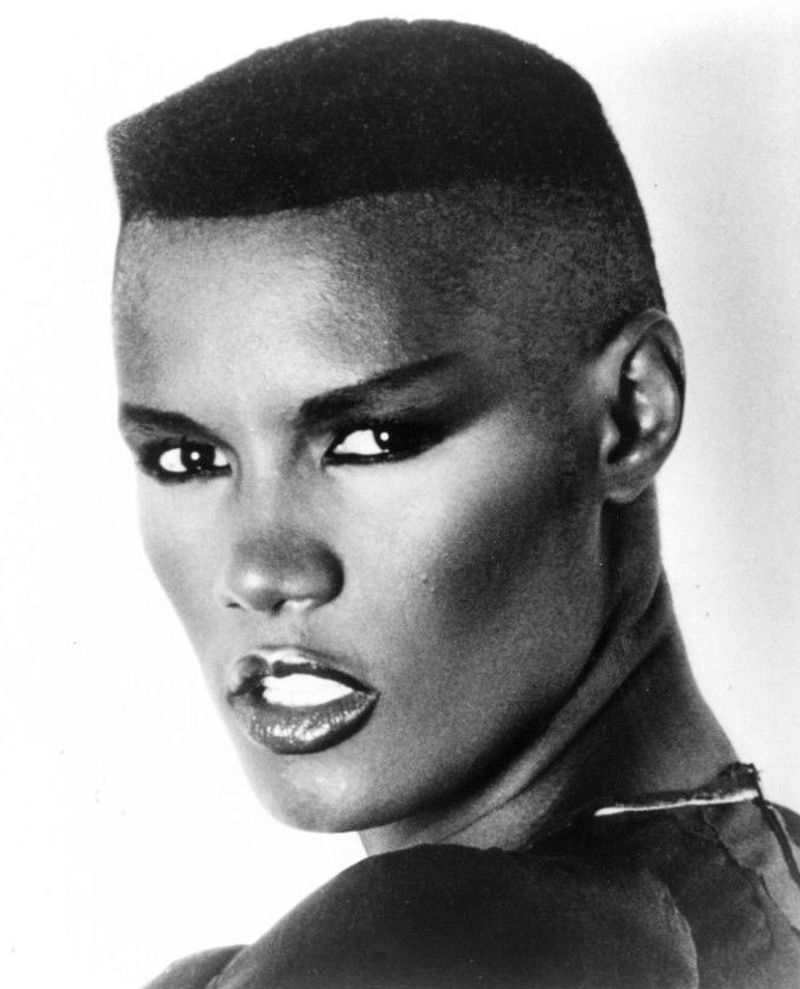 O topo plano de Grace Jones