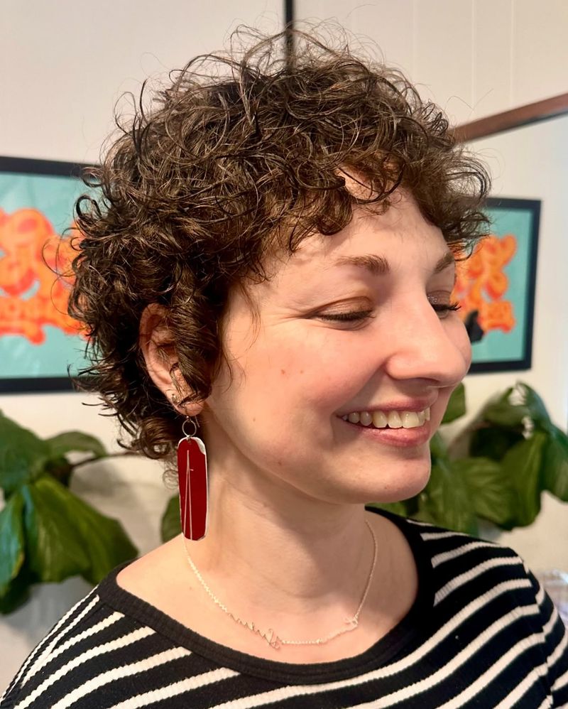 Pixie encaracolado